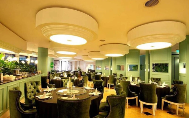 Chengdu Longhu Beach Hotel