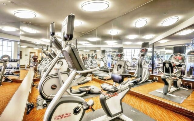 Luxury Suites - Heart of Beverly Hills