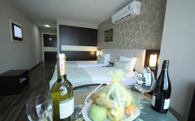 Hotel Palm City Akhisar