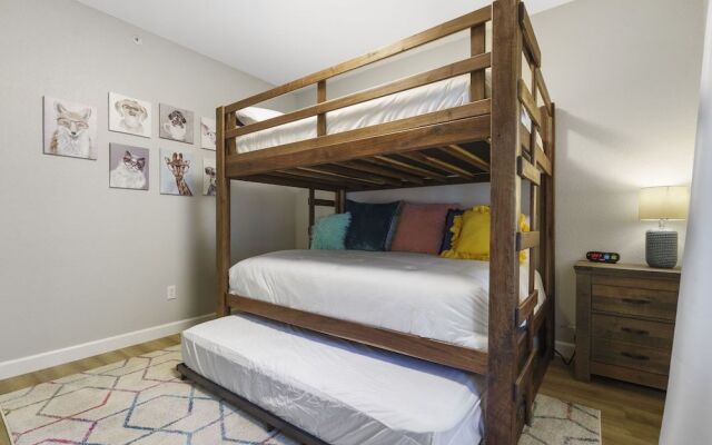 The Branson Experience - Balcony w/ Golf Views