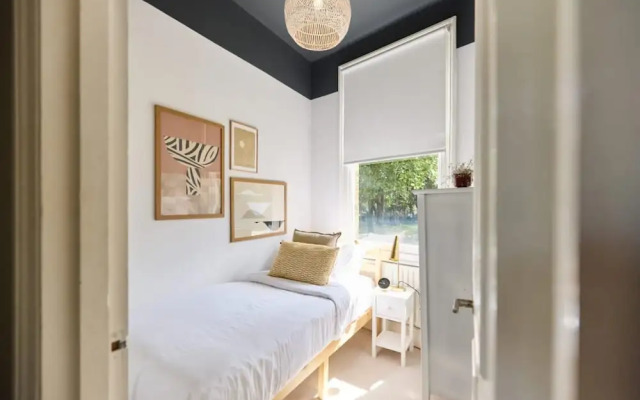 The Putney Classic - Trendy 2bdr Flat