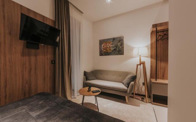 Design Studio Apartment Close to the City Center