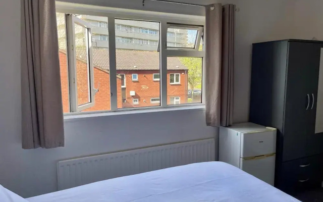 Homestays - Modern House Near Coventry City Centre