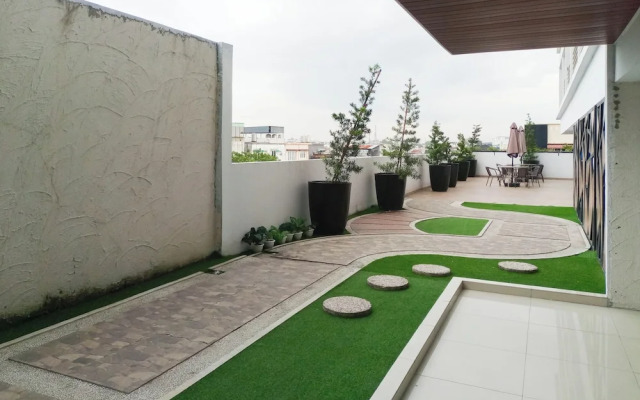 Simply Look And Cozy Studio At De Prima Apartment