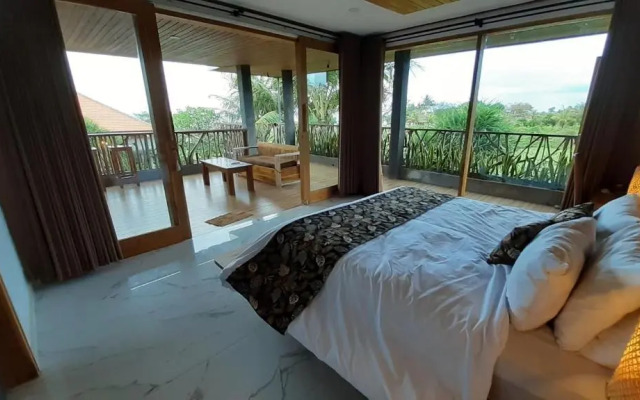 West Break Bali Medewi