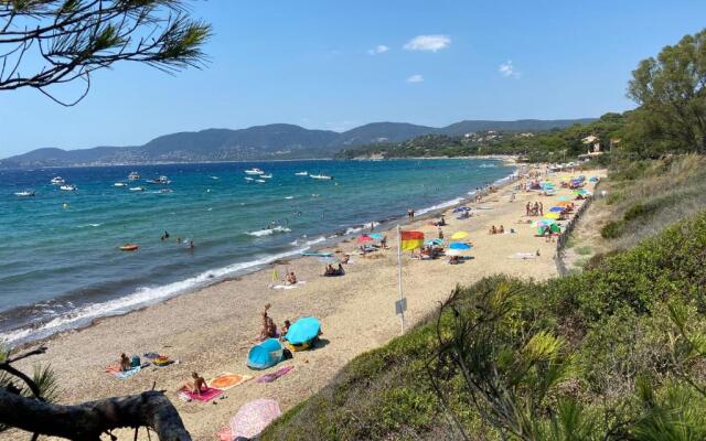 Golfe St Tropez Magique T2 duplex vue mer piscine, garage