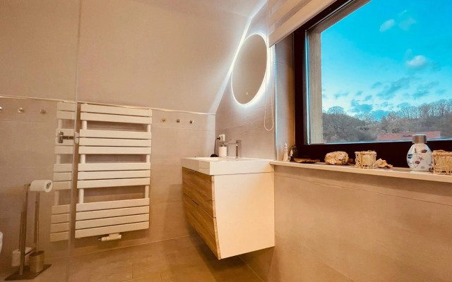 Apartment Rust-modernes Apartment mit Prime, Küche, WLAN, Garten