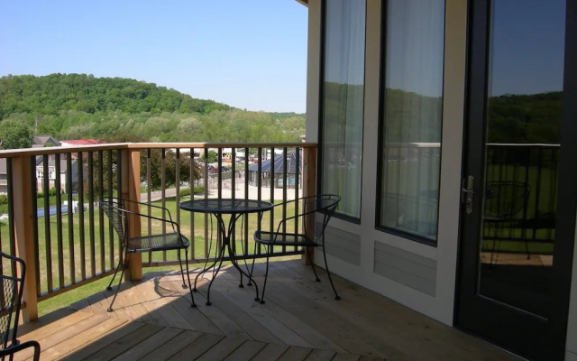 The Seasons Lodge