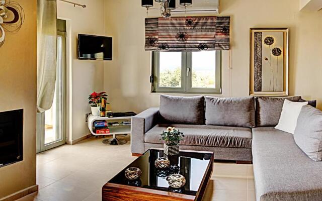 "villa Horizon - Elegance & Privacy With Scenic Views - Extended Pool"