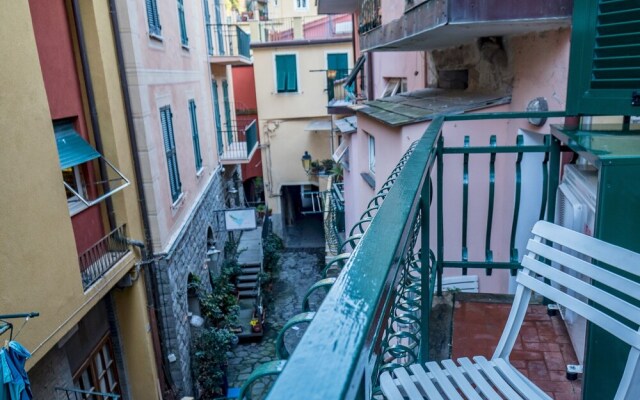 Picabon Apartment with AC and Balcony