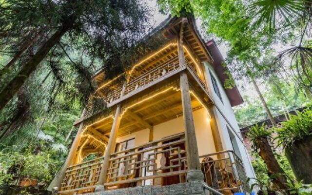 Qingchengshan Shanlishan Mijing Forest Hot Spring Guesthouse