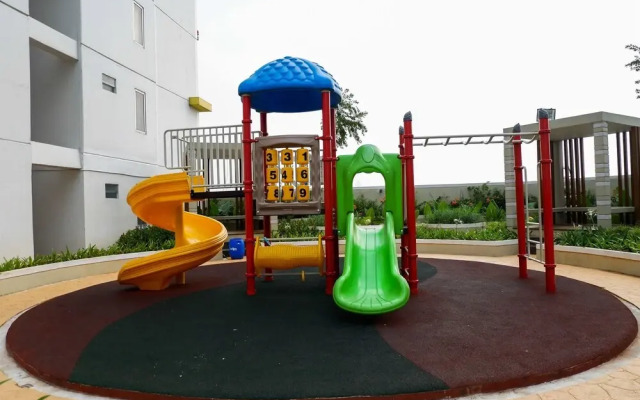 Luxurious Bassura City Apartment with Mall Access