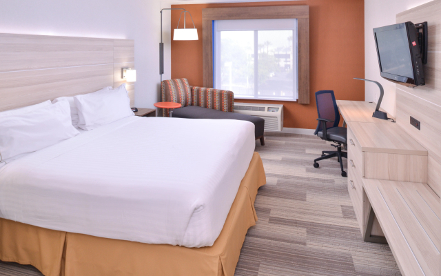Holiday Inn Express Hotel & Suites San Diego Otay Mesa by IHG