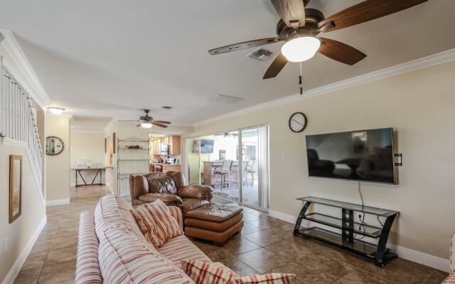 Seatuit Condominiums