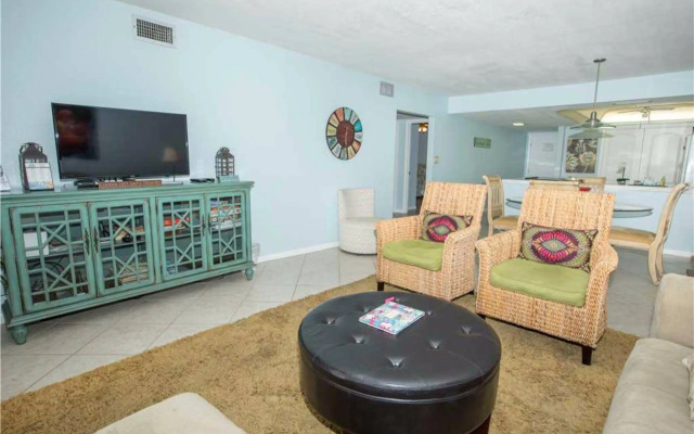 Shoreline Towers by Holiday Isle