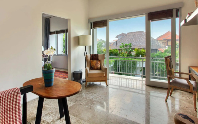 Room & Vespa Suite 2