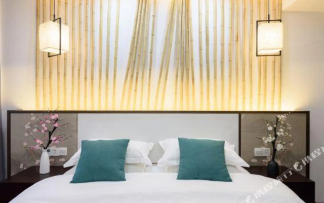 Weijianshan Courtyard Inn