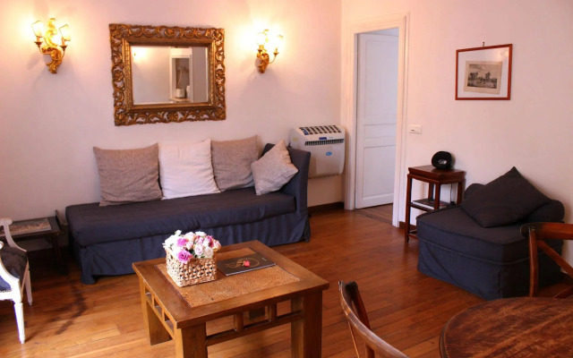Mithouard Apartment