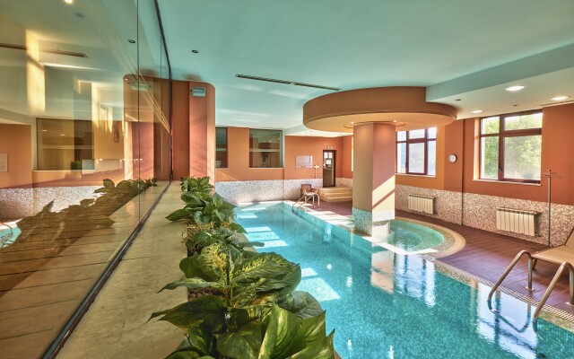 Yantra Grand Hotel -Sharlopov Hotels