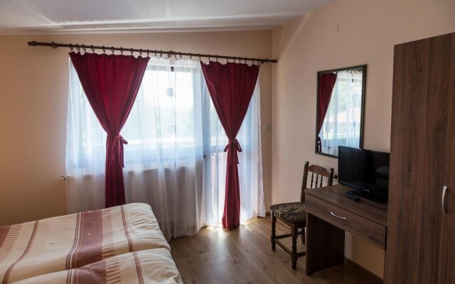 Hotel Bor