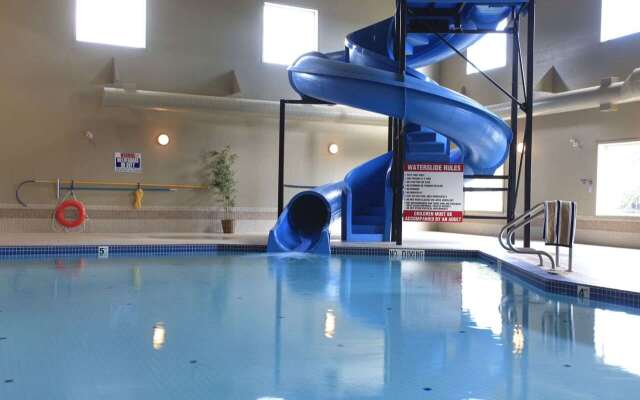 Pomeroy Inn and Suites Chetwynd