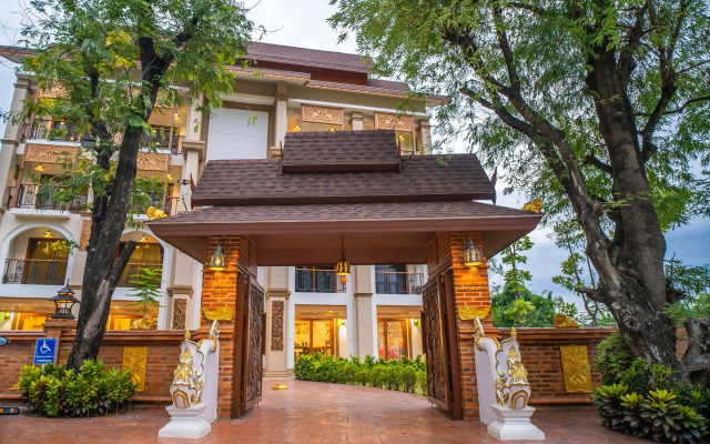 Siri Nakornpink Chiang Mai Hotel (Sha Plus+)