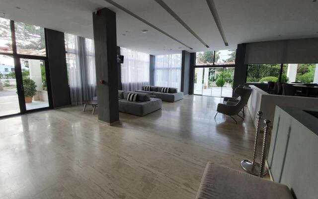 Iris Hotel