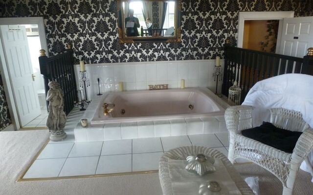 Shieldhill Castle Hotel