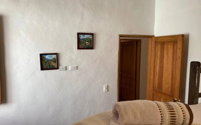 Kasazha- Casa entera en Barichara 3 habitaciones.