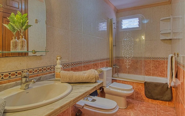 Apartment in Radazul With Stunning Sea Views