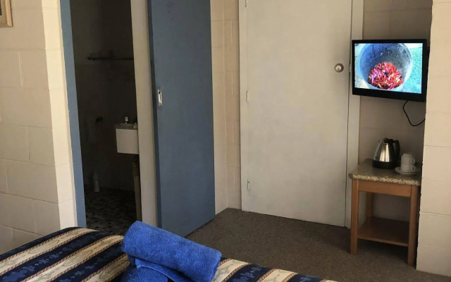 Colonial Palms Motel – Guest Rooms – Ulladulla