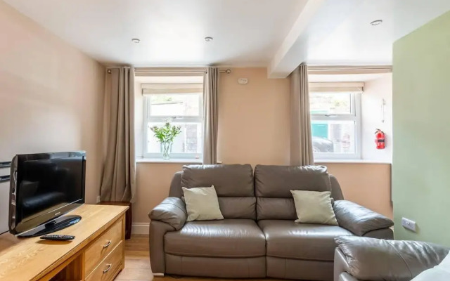 Beautiful 2-bed House in Egremont Milo's Place