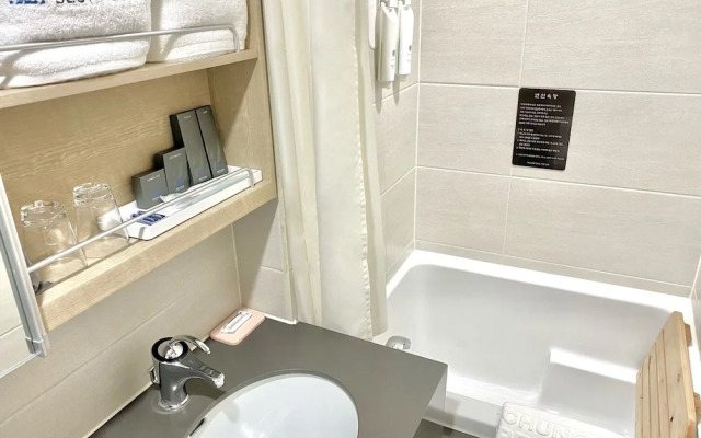 Chungchoho Best Hotel