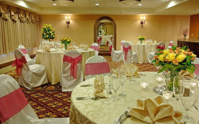 Holiday Inn Washington-Dulles International Airport by IHG