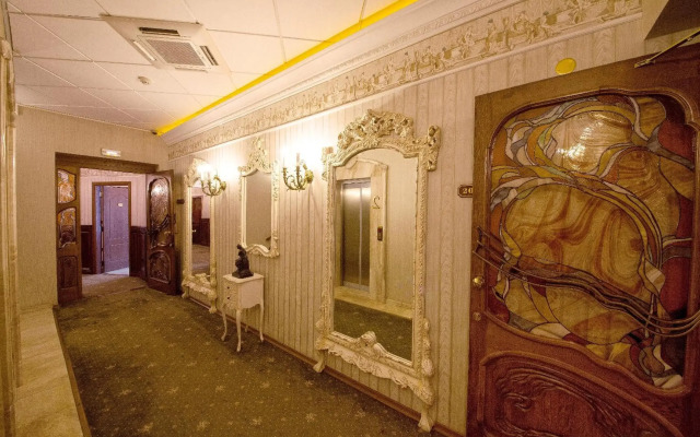 Grand Hotel London