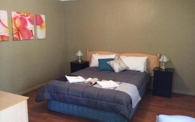 Village Motor Inn