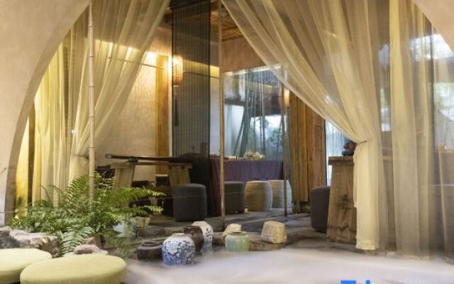 Yueshang Zen Space Homestay (Tongli Ancient Town Branch)