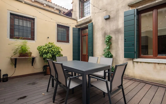 Ca' Longo Palace Apartments