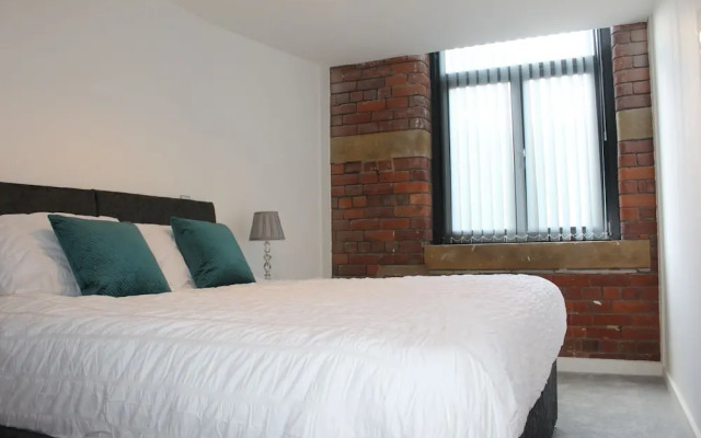 Luxury 1-bed Apartment Bradford Free Parking