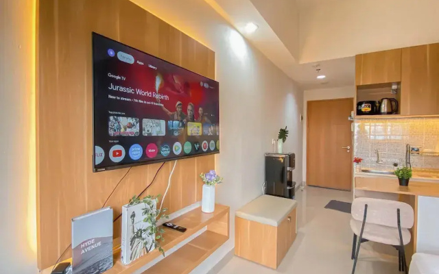 Simple Look Studio Apartment At Evenciio Margonda Near Station