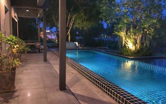 Riverside Luxury Pool Villa 88 Place