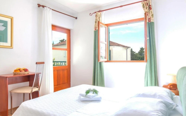 Villa Mare in Hvar With 4 Bedrooms and 3 Bathrooms