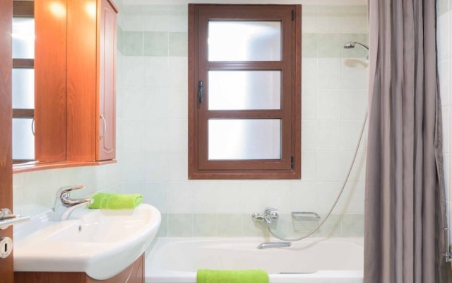 Lindos Emerald