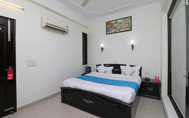 OYO 10878 Unitech Cyber Park