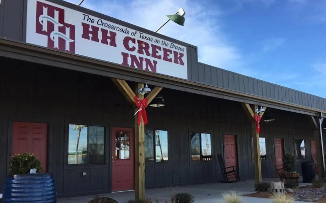HH Creek Inn