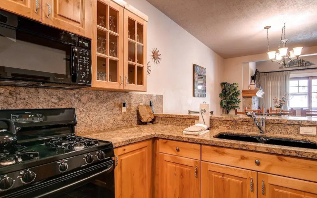 Town Pointe by Park City Lodging