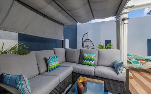 Renovated 4br2ba w Private Pool in Prime Location