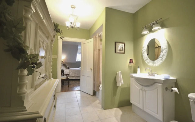 The Briarwood B&B