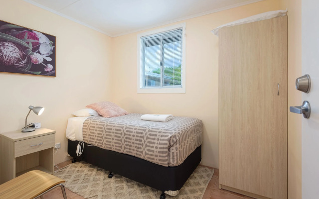 Albany Holiday Units