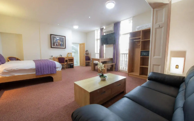 Отель Fox Connaught London ExCeL